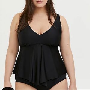 TORRID BLACK WIRELESS V-NECK TANKINI TOP